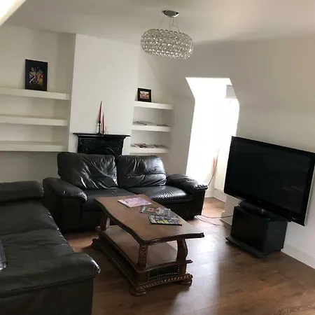 Homestay Dartmouth House