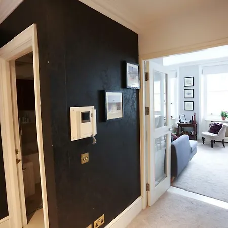 2bedroom Onslow Gardens South Kensington Apartment *