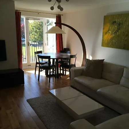 Beautiful Kingston Apartment *