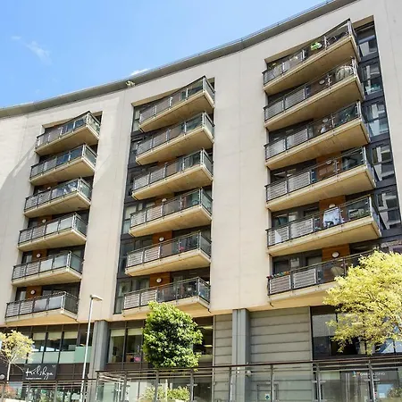 דירה Beautiful, Secure, 2-bedroom Canal-side *