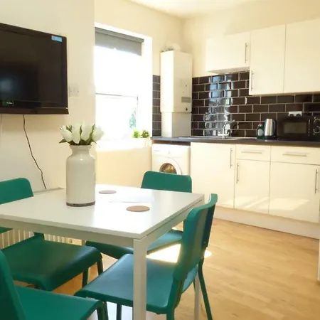 Absolute Battersea Apartment London