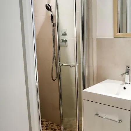 Courtfield Gardens Luxury Apartment *