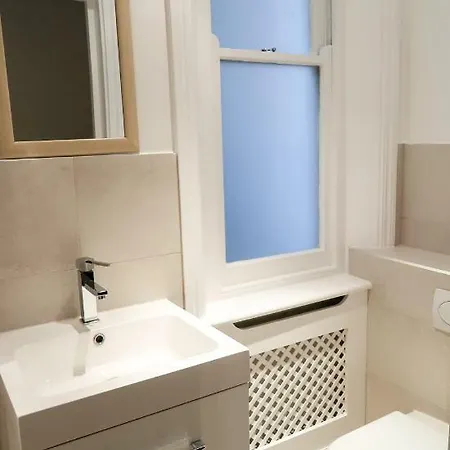 Courtfield Gardens Luxury Apartment London