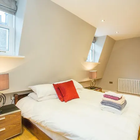 The Escalier Mews - Bright 3bdr