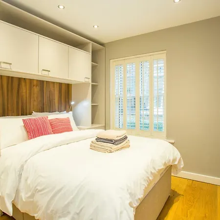 The Escalier Mews - Bright 3bdr *