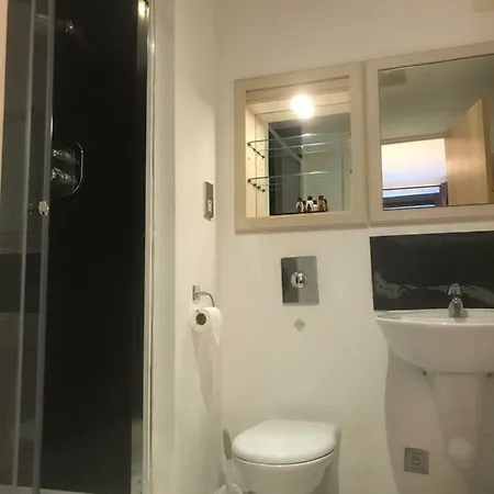 41 Millharbour * London