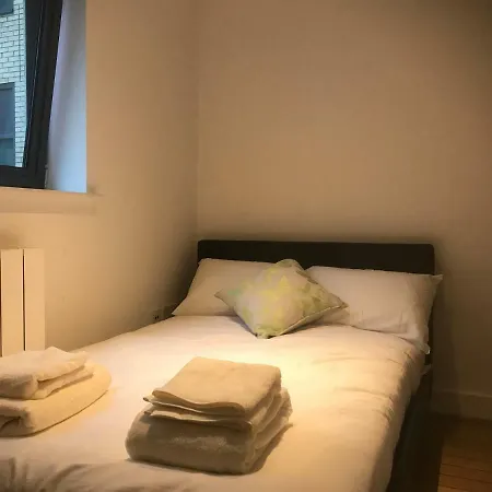 41 Millharbour * London