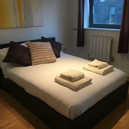 Apartment 41 Millharbour *