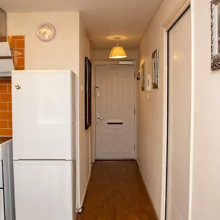 Great 2 Bedrooms 15 Mins From The Centre *