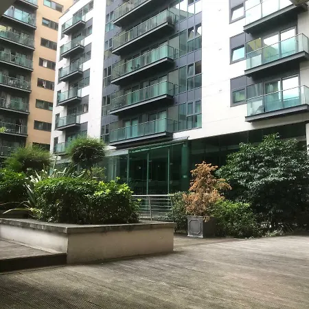 Apartment 41 Millharbour *
