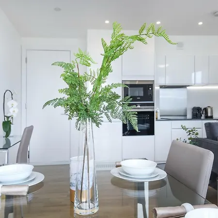 Апартаменты Millharbour Residences Лондон