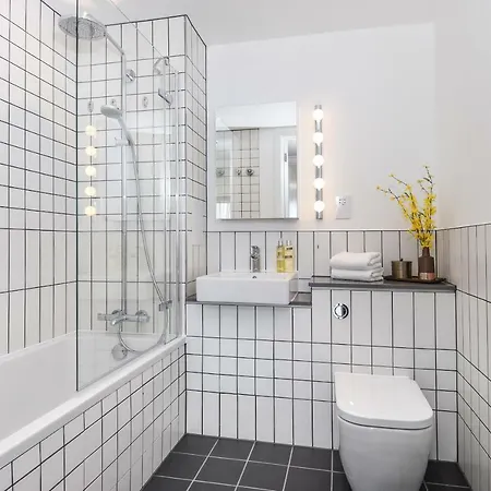 Апартаменты Millharbour Residences *
