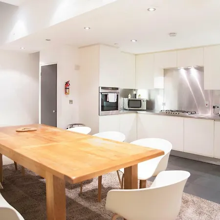 The Holborn Lights - Modern 3Bdr Home With Rooftop Terrace & Garage London