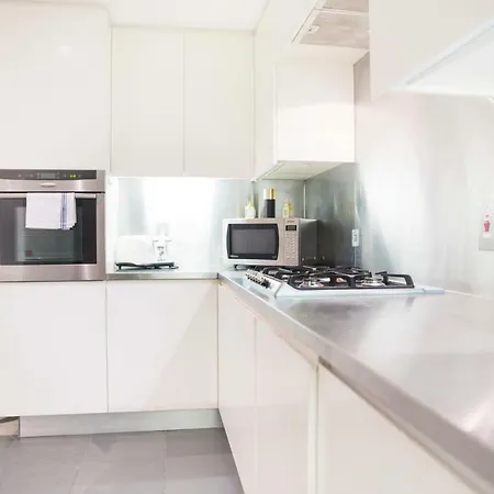 The Holborn Lights - Modern 3Bdr Home With Rooftop Terrace & Garage London
