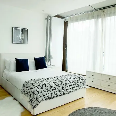 The Holborn Lights - Modern 3Bdr Home With Rooftop Terrace & Garage *