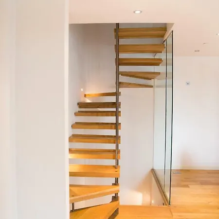 Holiday home The Holborn Lights - Modern 3Bdr Home With Rooftop Terrace & Garage London