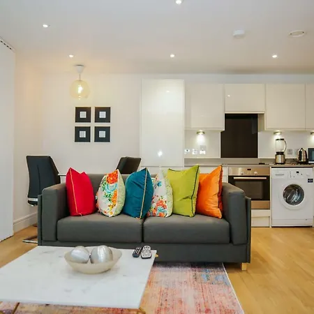 Executive 2 Bed * London