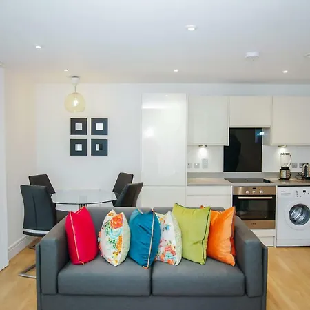 Executive 2 Bed * London