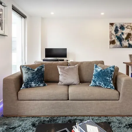Premier Penthouse Apartment *