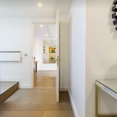 Premier Penthouse *