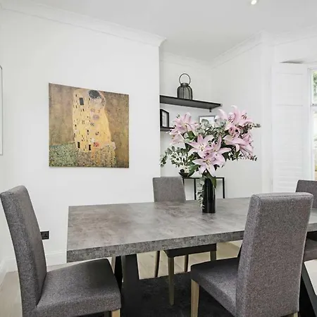 Bright Convenient Flat In Little Venice Apartment