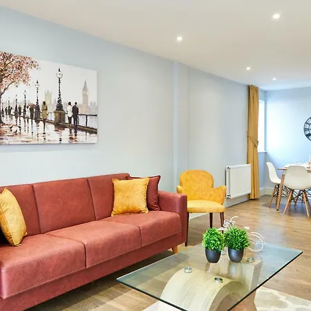 Elegant Luxury Apartment *