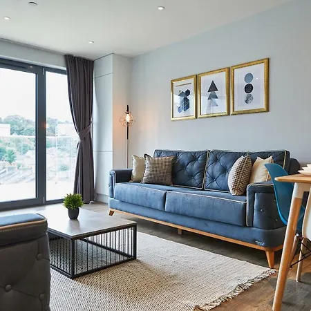 Elegant Luxury Apartment
