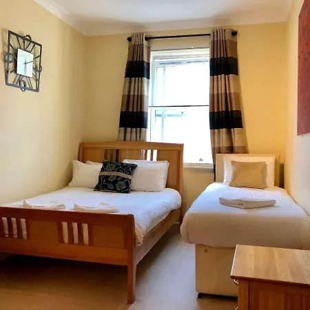 Apartment Next To Victoria Station London