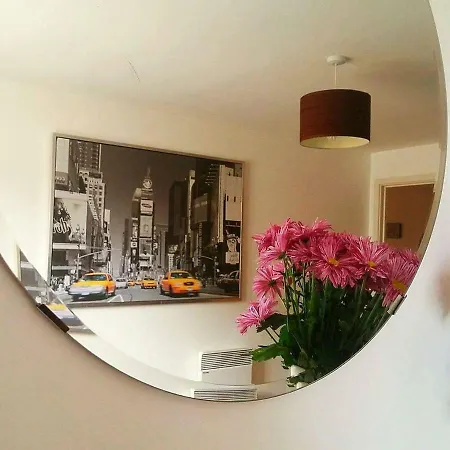Modern Lovely Bedroom Close To Stations In East London, Zone 2 London