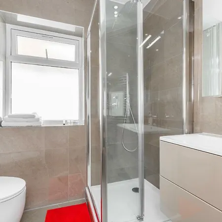 Goldbeaters House Guest house Edgware