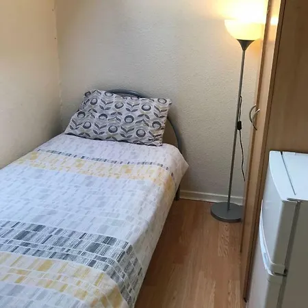 Single Room, 5 Mins To Wembley Stadium! *