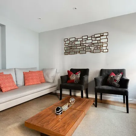 The Norfolk Maisonette - Lovely 4bdr Mews Lägenhet London