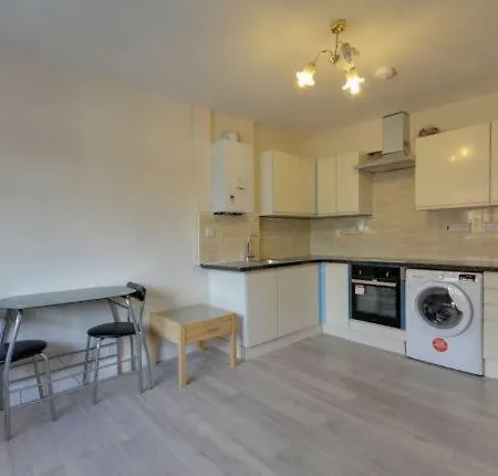 Bourne Court Apartment Ruislip