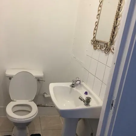 20 East Tenter Street *
