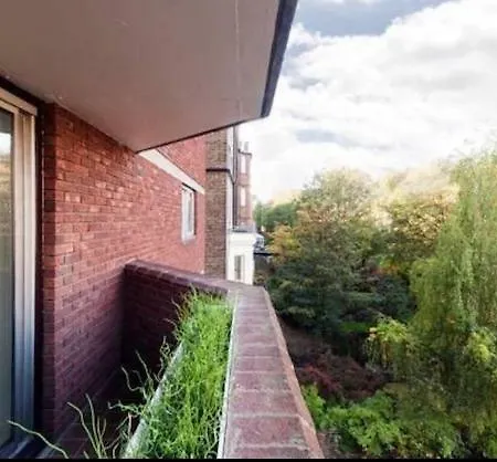 Earls Court Nest