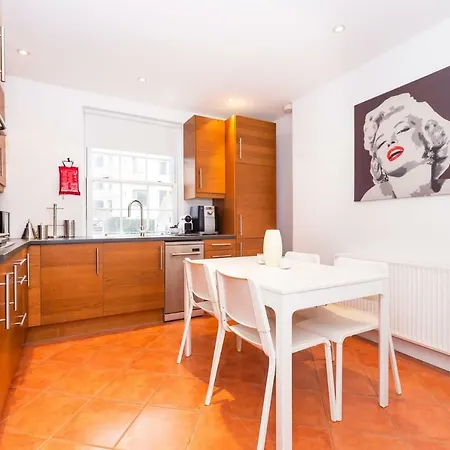 New 2 Bed In Covent Garden Apartment *