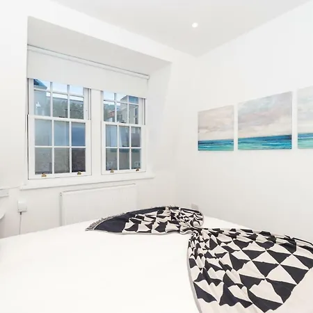 New 2 Bed In Covent Garden Apartment