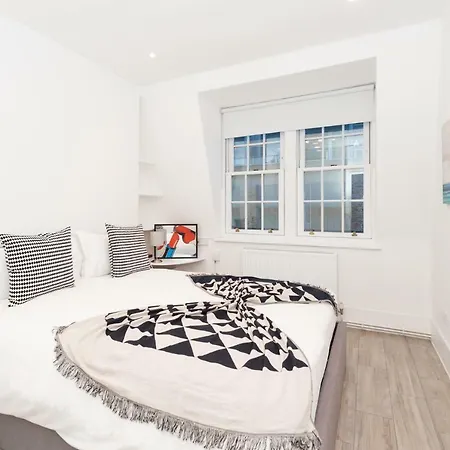 New 2 Bed In Covent Garden Apartment *