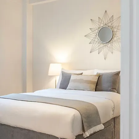 Grand Swiss Apartment