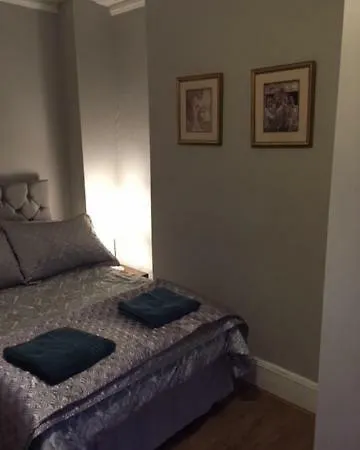 Apartment Perfect 2 Bedroom Flat Shepherds Bush W12
