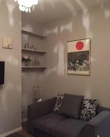Perfect 2 Bedroom Flat Shepherds Bush W12