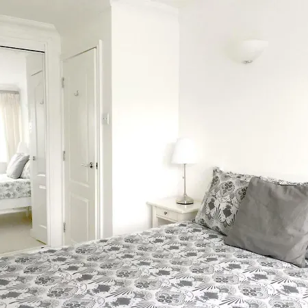 Bright V 1-bed Wifi: Fitzrovia W1 Near Oxford Street London