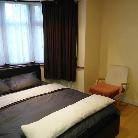 Christchurch 2-bed * Харроу