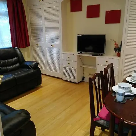 Christchurch 2-bed * Харроу