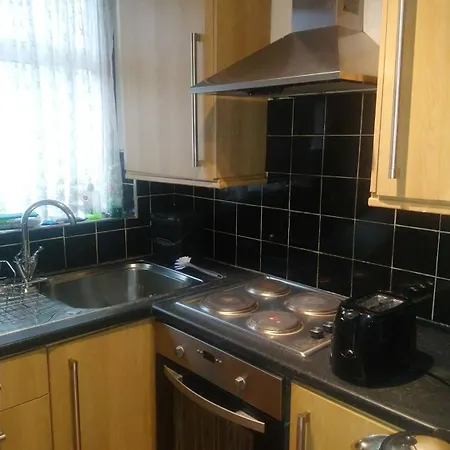 Christchurch 2-bed Харроу