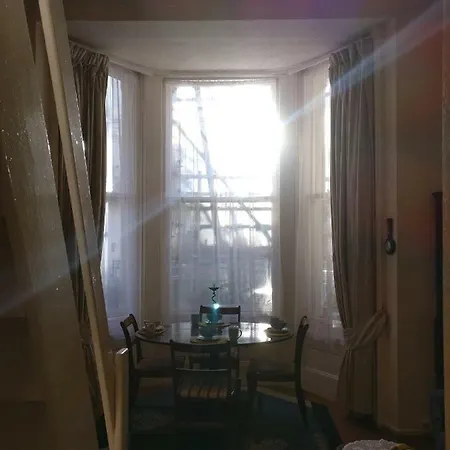 Homestay 1870s Victorian House *