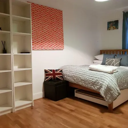 Vauxhall Walk Guest house *