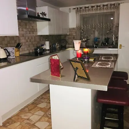 Modern Cosy With Private Bathroom Homestay