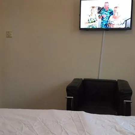 For 6 People Guest house