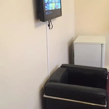 For 6 People Guest house London